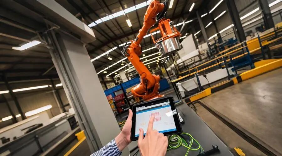 中國工業互聯網 十年范式革命開新局，人工智能應用軟件開發成核心驅動力